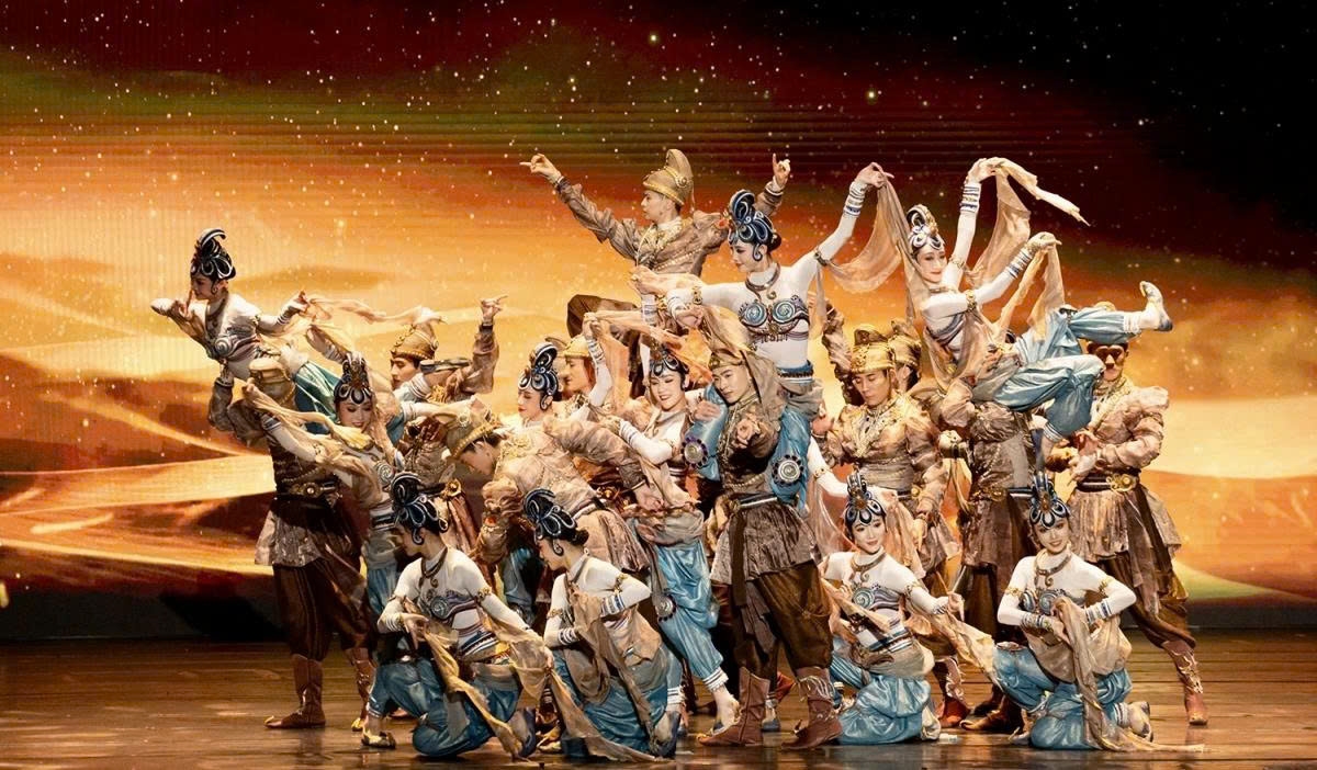 “Colorful China” programme brings traditional Chinese art to Hanoi